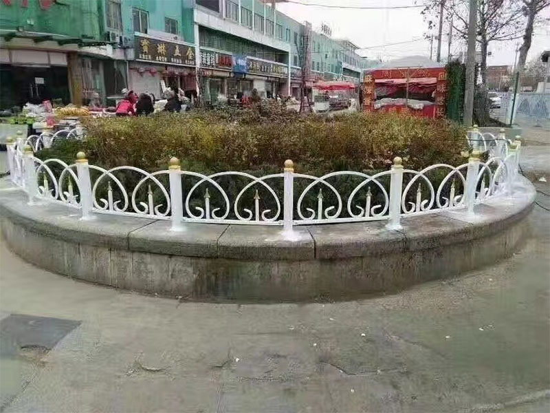 草坪护栏